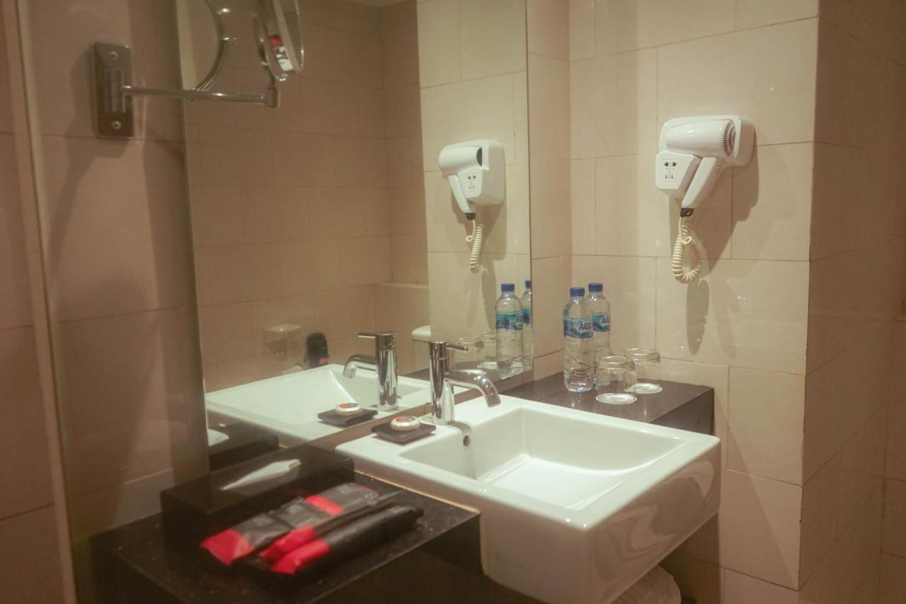 The Premiere Hotel Пеканбару Экстерьер фото