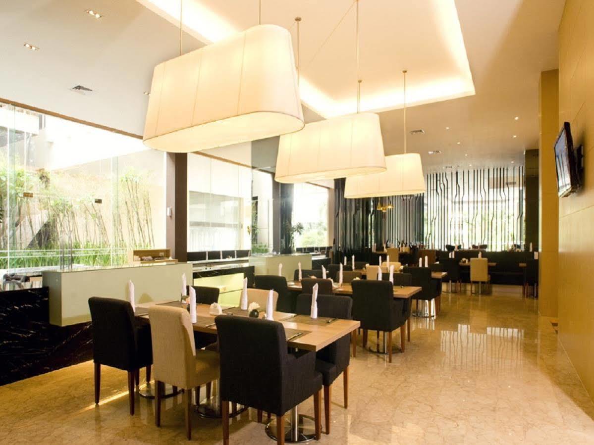 The Premiere Hotel Пеканбару Экстерьер фото