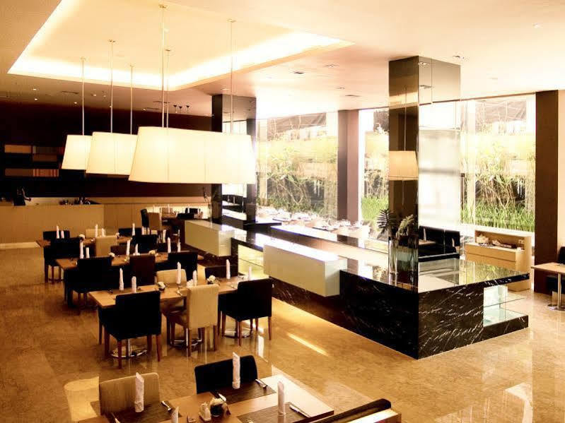 The Premiere Hotel Пеканбару Экстерьер фото